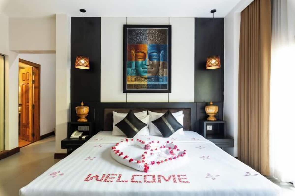 Premium bedding, minibar, in-room safe, individually decorated
