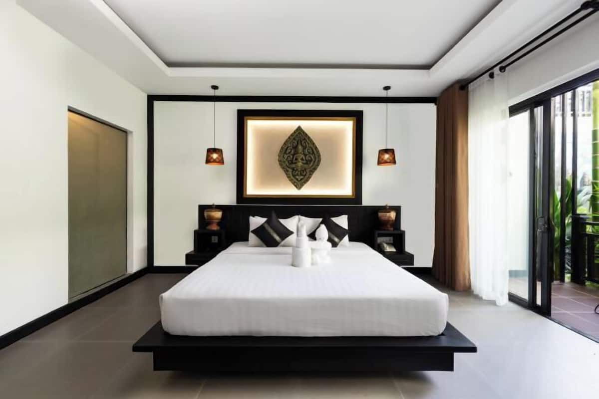 Premium bedding, minibar, in-room safe, individually decorated