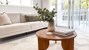 Smart TV, books