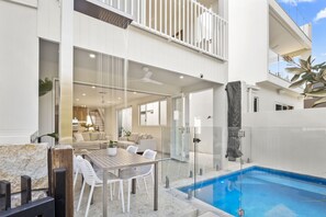 Ulkouima-allas, lämmitetty uima-allas