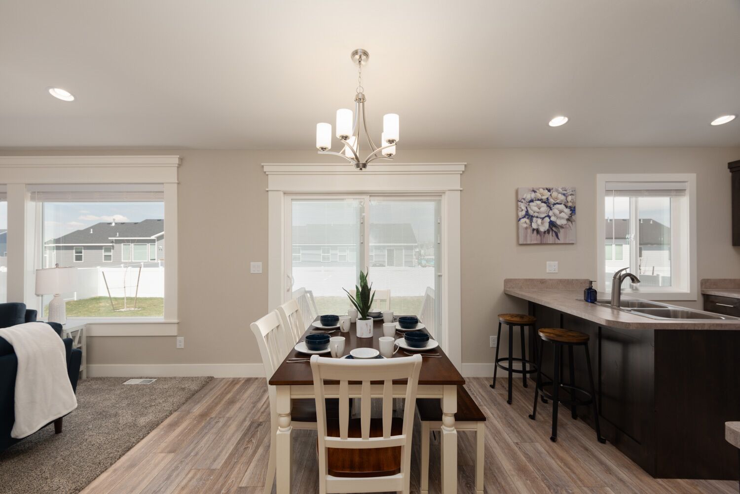 Sapphire Sanctuary, Spacious 6BR New House