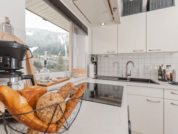 Kühlschrank, Ofen, Geschirrspüler, Toaster