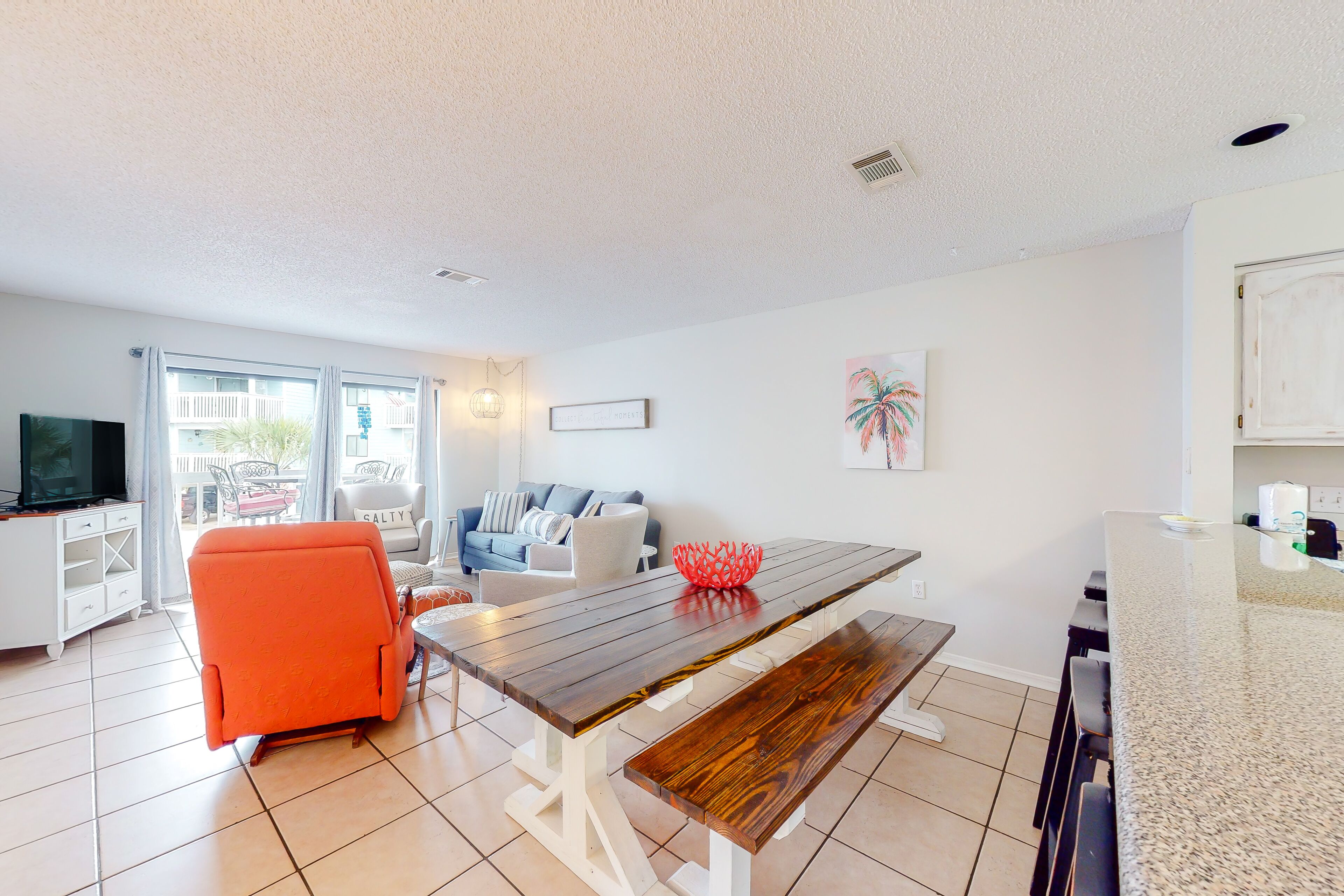 Calming water view condo with full kitchen, balcony, pool, & TV - close to park