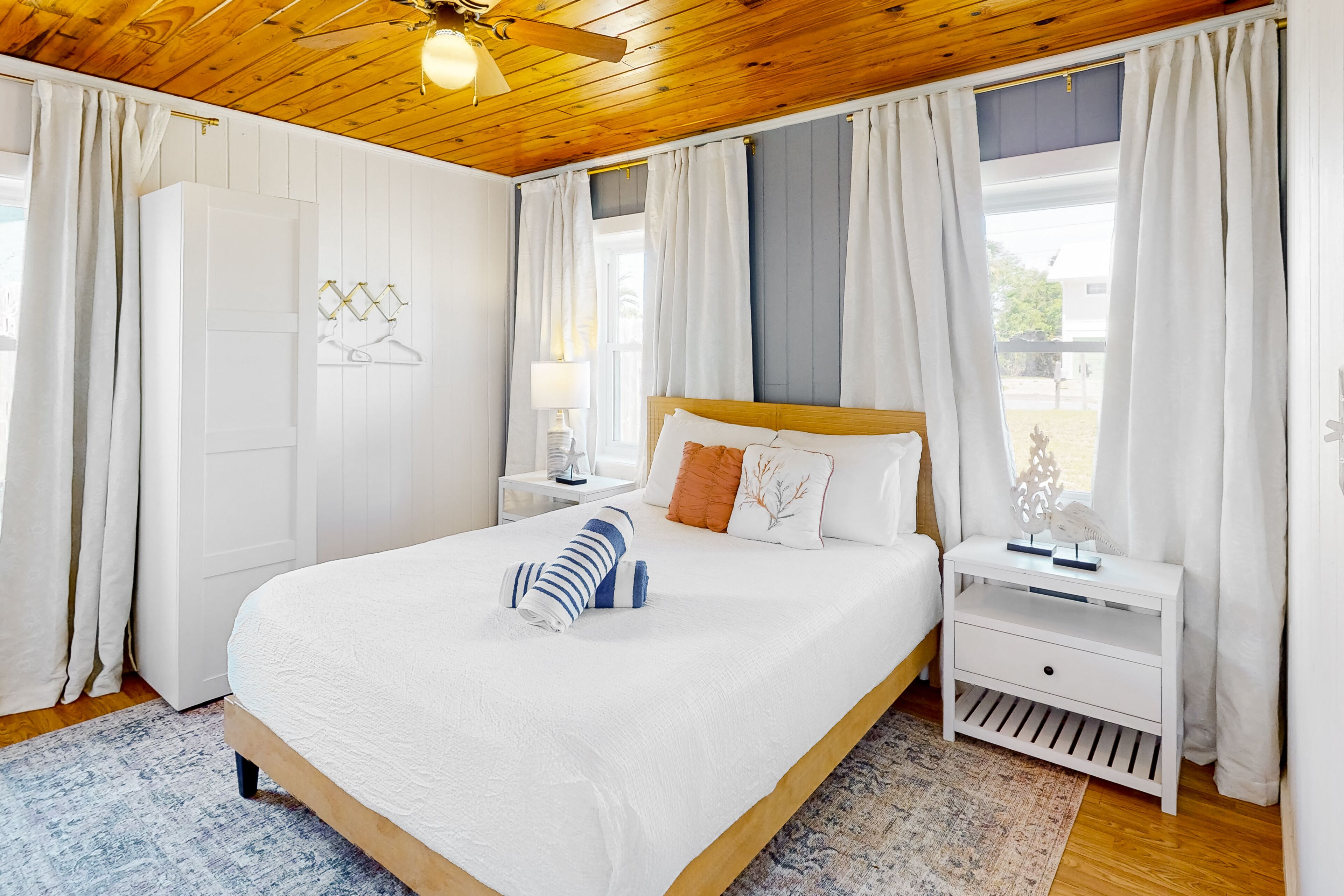 3 bedrooms, iron/ironing board, Internet, bed sheets