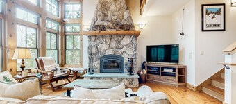 Stratton TreeTop condo with private hot tub, fireplace, decks & mountain view