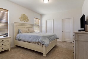 3 soverom, strykejern/-brett, wi-fi (inkludert) og sengetøy