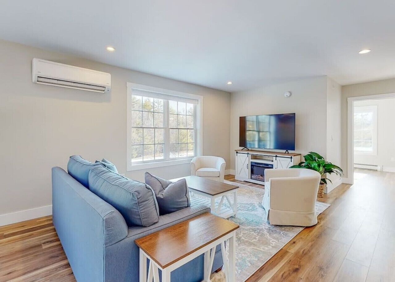 Newly Constructed Two-Bedroom Near Portland