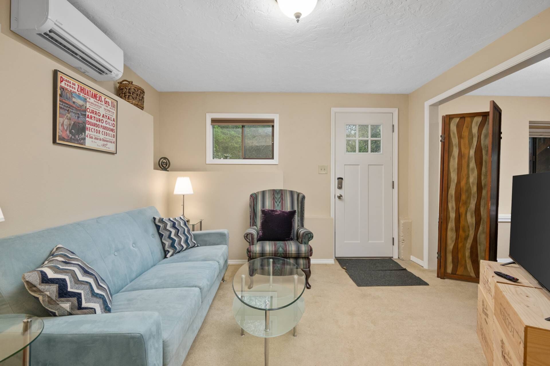 Delightful Central & Quiet SW Portland Location, Outdoor Patio w/ View, 7 Miles to Downtown Portland