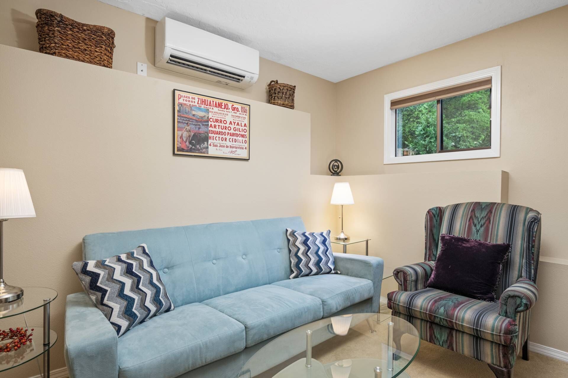 Delightful Central & Quiet SW Portland Location, Outdoor Patio w/ View, 7 Miles to Downtown Portland