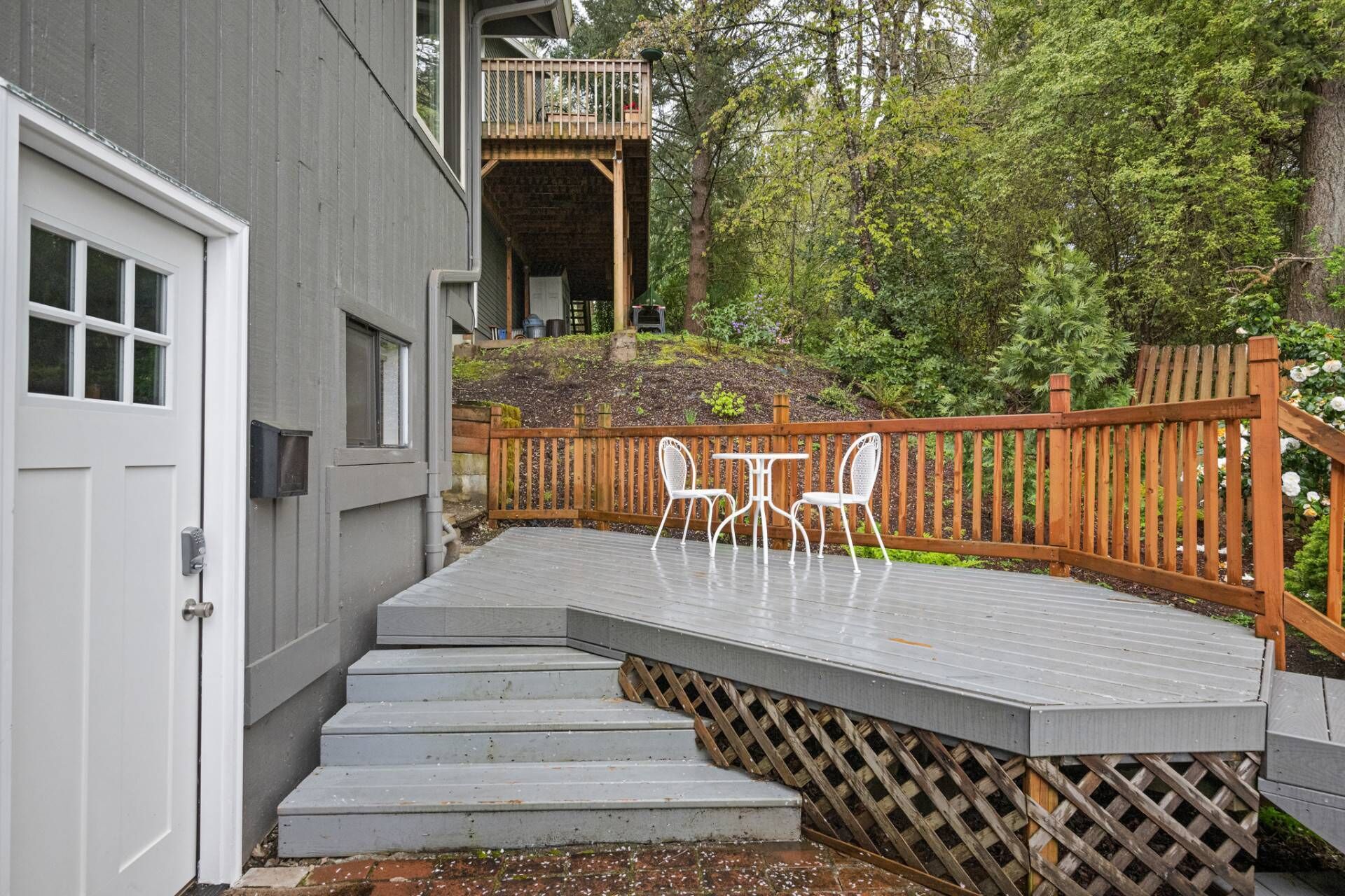 Delightful Central & Quiet SW Portland Location, Outdoor Patio w/ View, 7 Miles to Downtown Portland