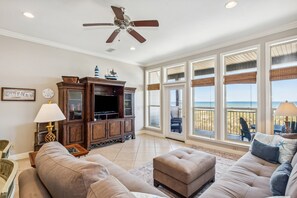 Smart TV, DVD player