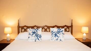 Habitación cuádruple familiar | Wifi gratis y ropa de cama