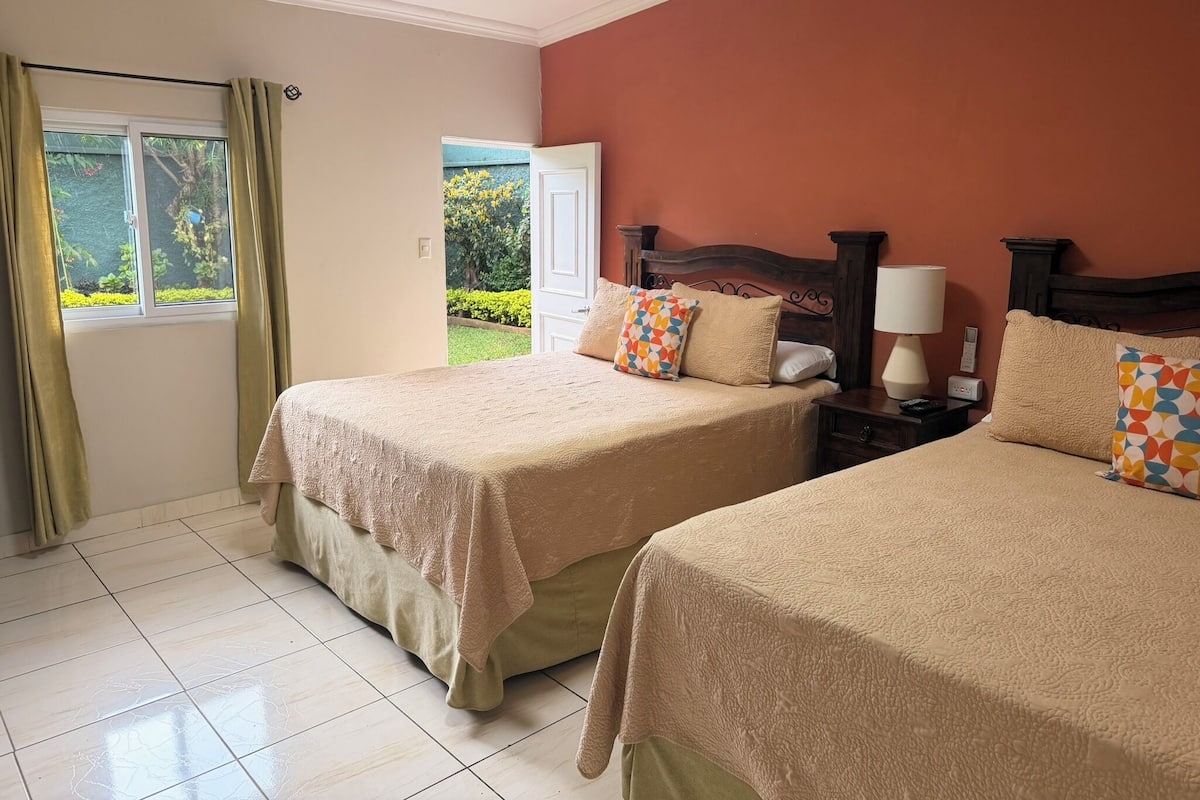 Chambre de base double | Accès au Wi-Fi (inclus), literie fournie