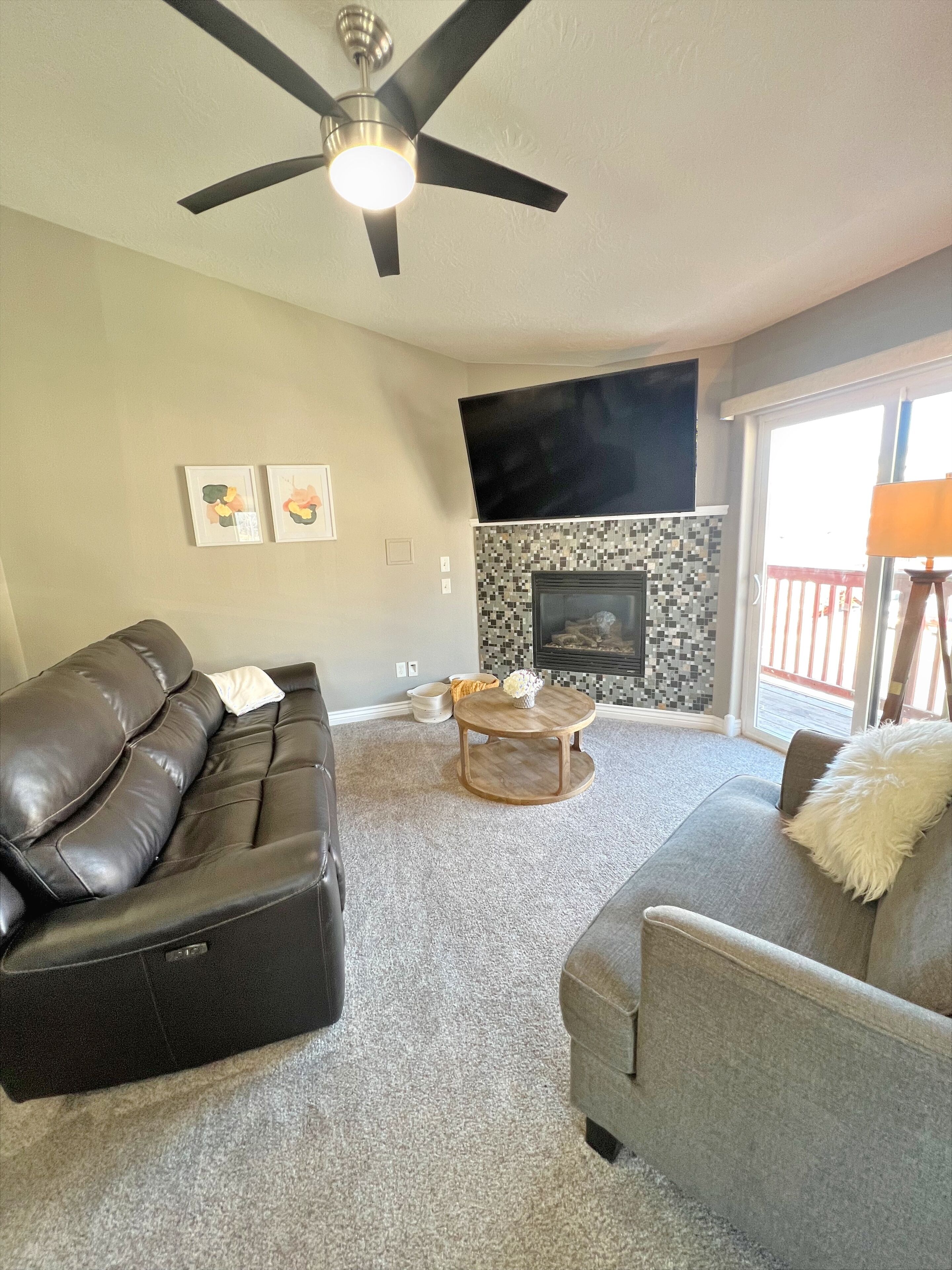 Cozy Townhome - Close to Hospital and ISU 