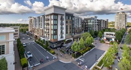 Downtown Boho Oasis w/ Firepit & Game Rm w/ Marvel Arcade, Sleeps 8, Wills Park