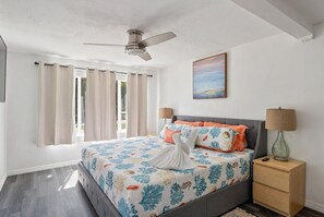3 bedrooms, desk, iron/ironing board, travel crib
