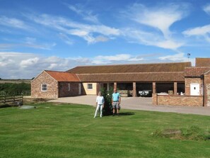 Exterior - The Shamba, Bainvalley Cottages (Hemingby)