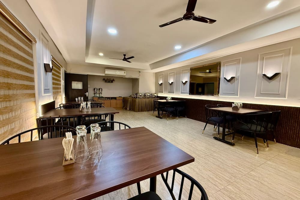 Hotel Deendayal - Newsa