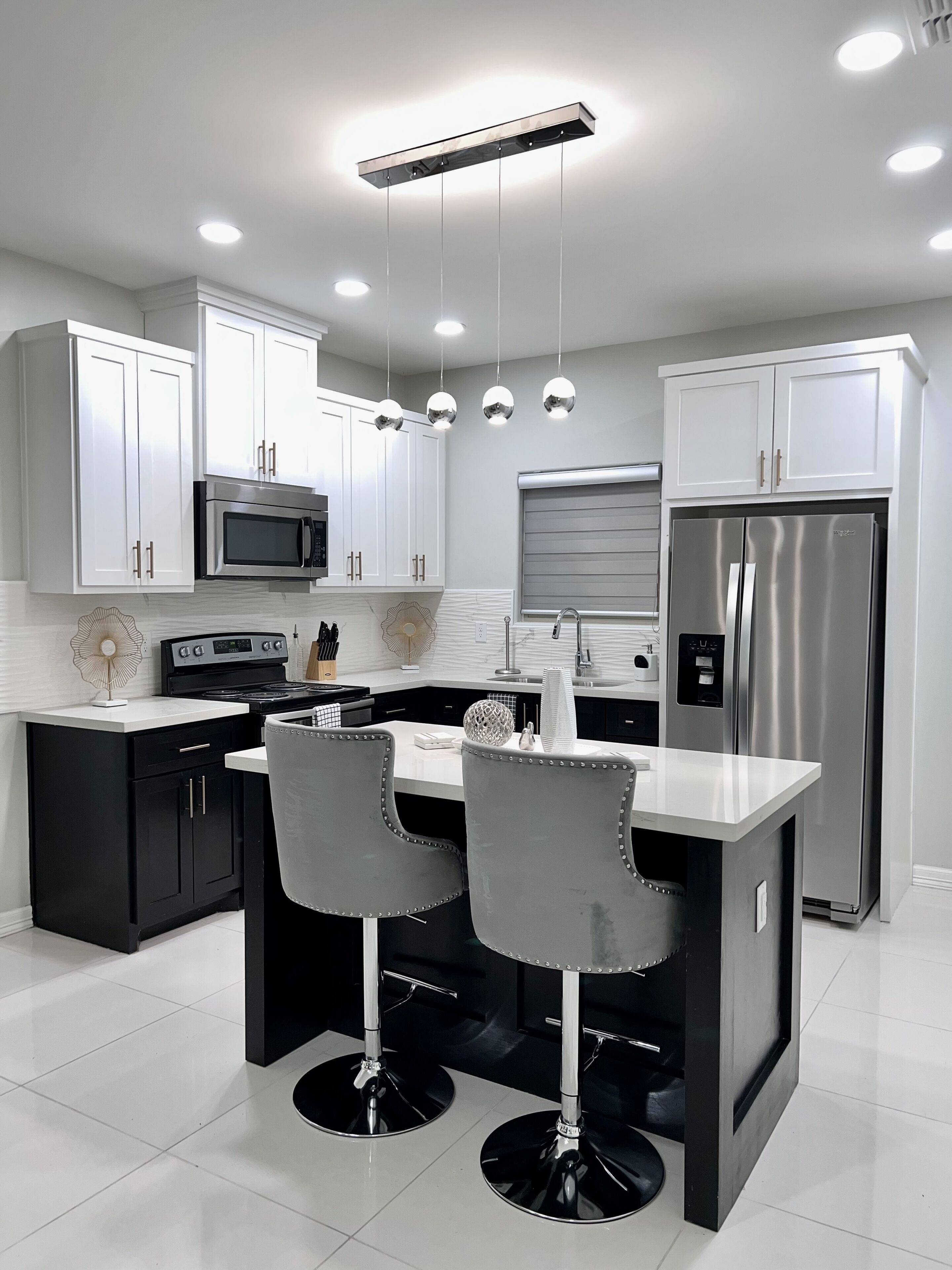 Luxury Modern Apartment Behind UTRGV Near Everything 