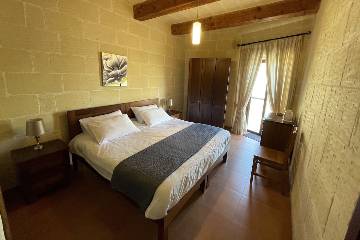 Comfort Room | Minibar, free WiFi, bed sheets