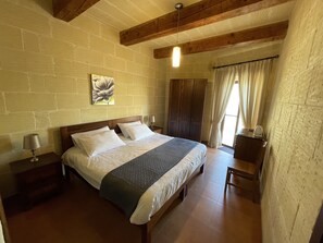 Minibar, Wi-Fi gratuit, draps fournis