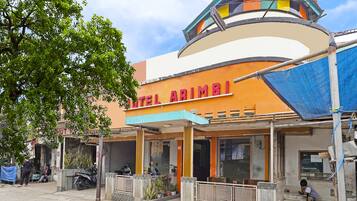 المنشأة من الخارج