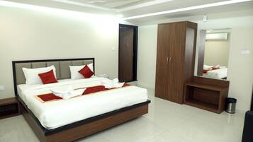 Quarto luxo | 1 quarto, roupas de cama antialérgicas, escrivaninha, cortinas blackout