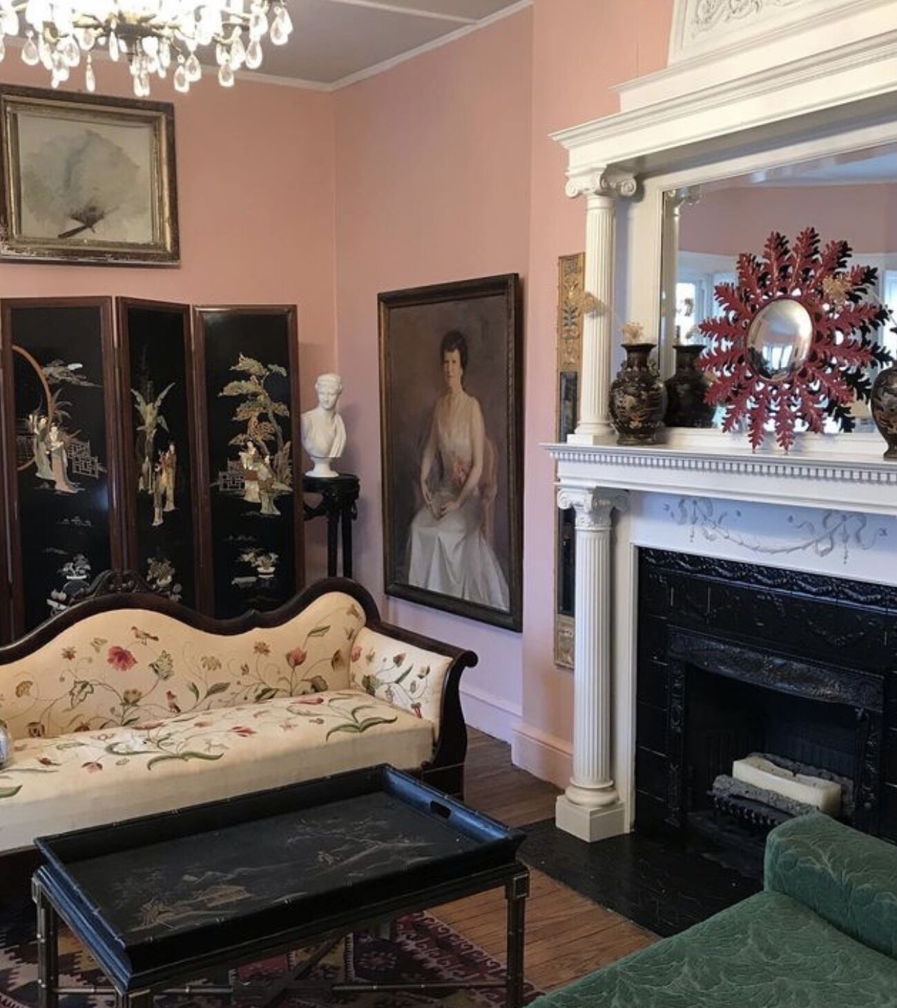 Glamorous Funky Antique Filled Mansion on Mahantongo 