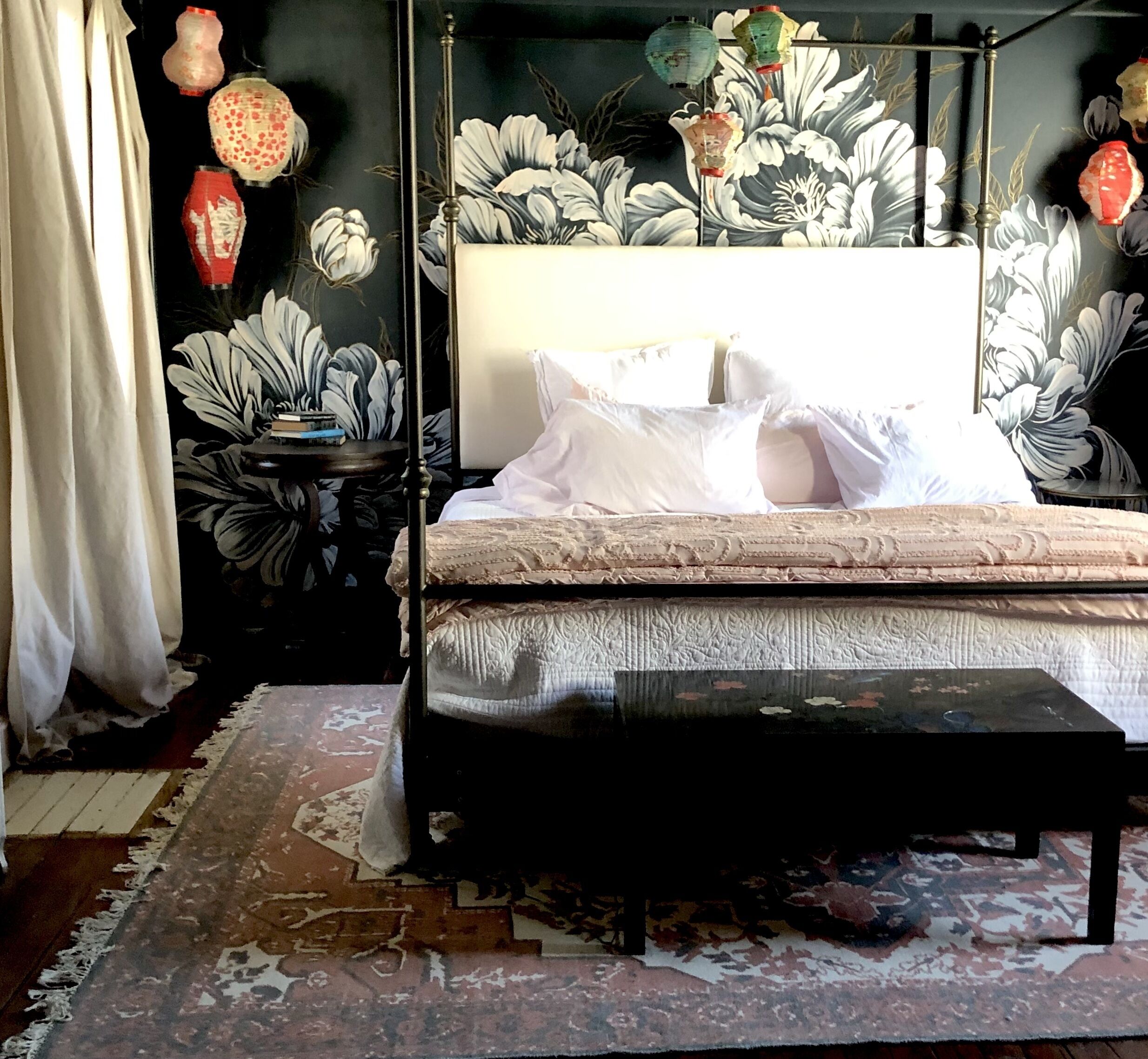 Glamorous Funky Antique Filled Mansion on Mahantongo 