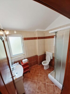Bathroom - House in a quiet environment in the immediate vicinity  of the beach (Stara Novalja)