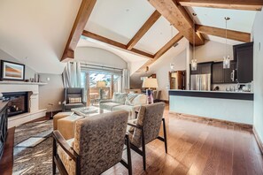 Smart TV, fireplace - 4-Sebastian 3 BR - Ros (Vail)