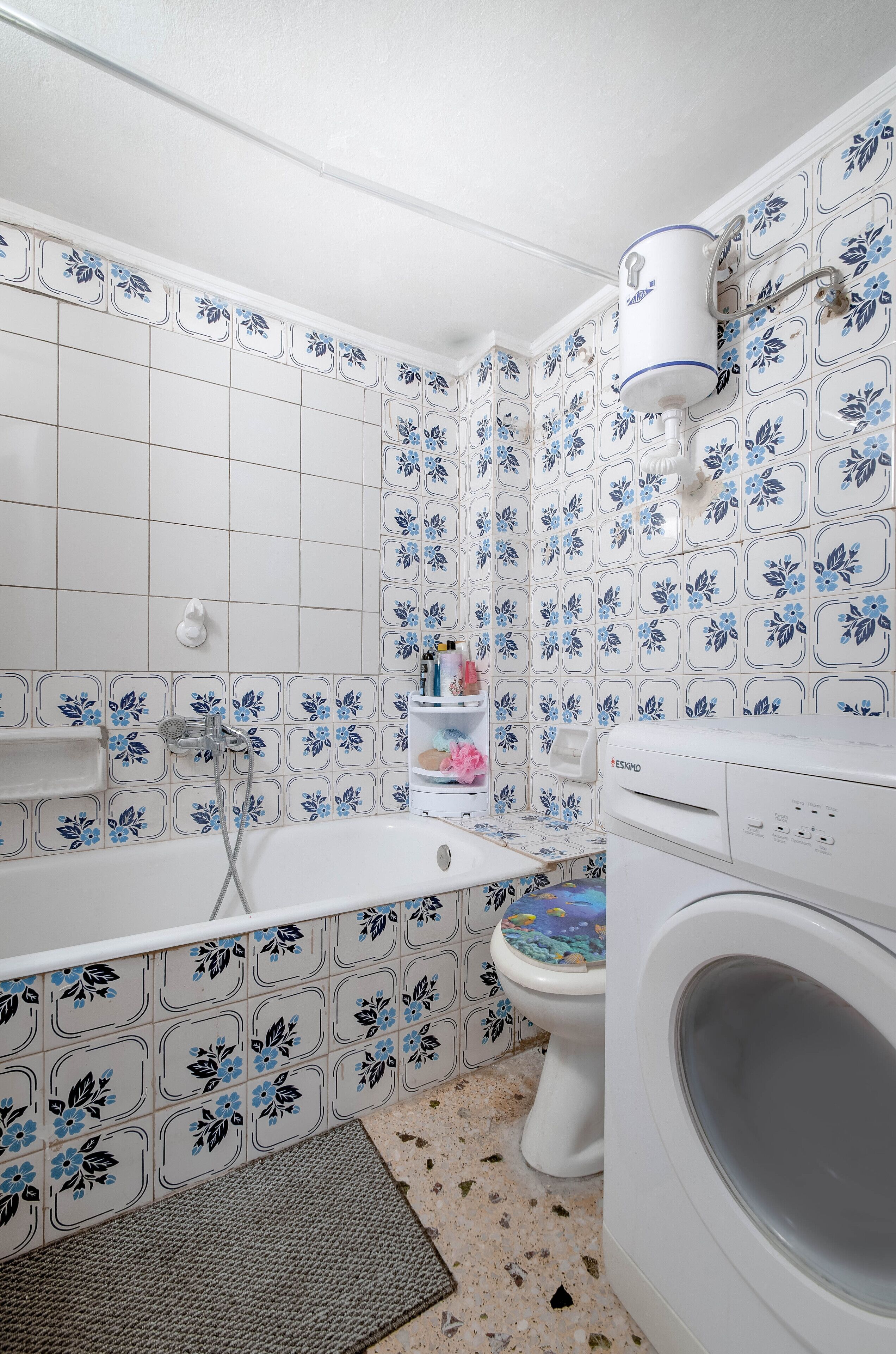 4u apartment athens! 2 min walk pefkakia metro athens center