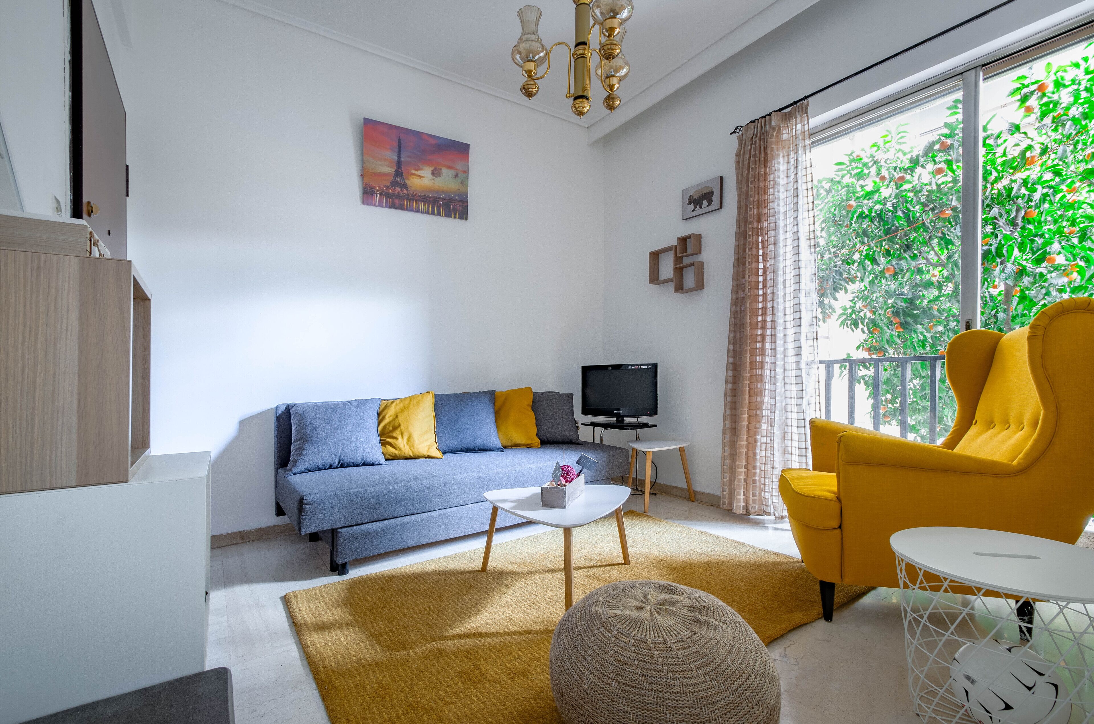 4u apartment athens! 2 min walk pefkakia metro athens center