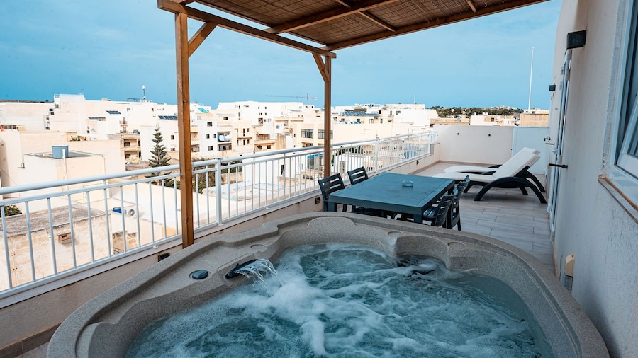 The Willows Luxury Penthouse