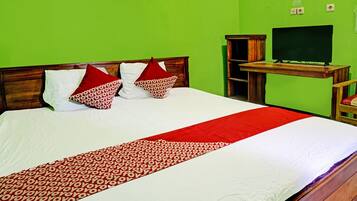 Kamar Double Standar | Ruang kerja ramah laptop, Wi-Fi gratis, dan seprai linen