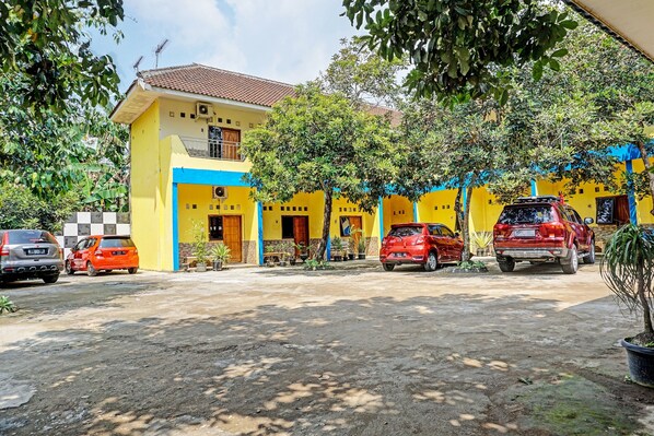 Front of property - Hotel O Family Blitar (Blitar)