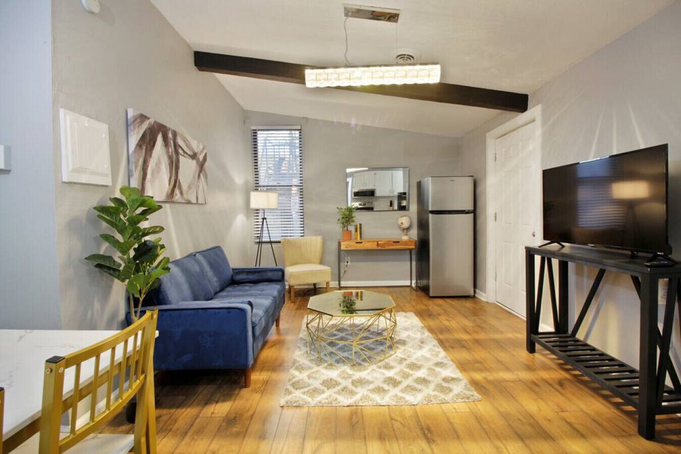 Butler Street Glam|Apt 3