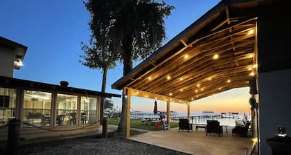 Lakefront - Real Fish Camp - Reel Fishermen