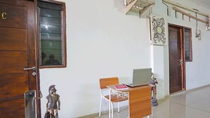 ฝ่ายต้อนรับ