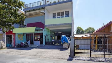 Fachada de la propiedad