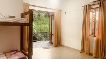 Comfort Shared Dormitory, Mixed Dorm, Garden View | Iron/ironing board, free WiFi