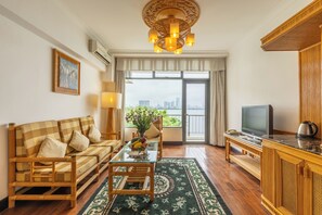 Familiekamer | Woonruimte | Een smart-tv