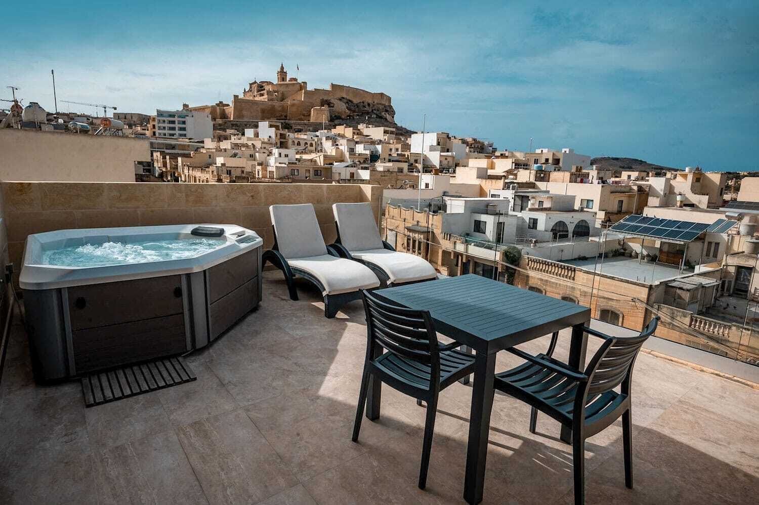 Luxury Apartment | Terrace/patio