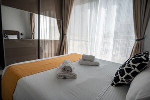 Luxury Apartment | 1 bedroom, free WiFi, bed sheets