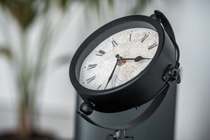 Căn hộ Cao cấp | Khu phòng khách | TV LED 42-inch có truyền hình kỹ thuật số, TV 