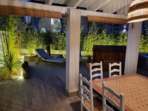 Outdoor dining - Villa Bambou (Saleilles)