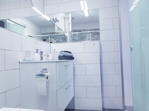 Shower, hair dryer, towels - Sea View Apartment Mimosas - Costa Adeje (Costa Adeje)