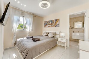 2 camere, ferro/asse da stiro, Wi-Fi gratuito, lenzuola