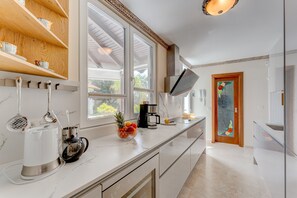 Fridge, microwave, oven, dishwasher - Villa Marina - Costa Adeje (Costa Adeje)