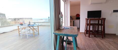 House, 1 Bedroom, Smoking, Terrace | Dining